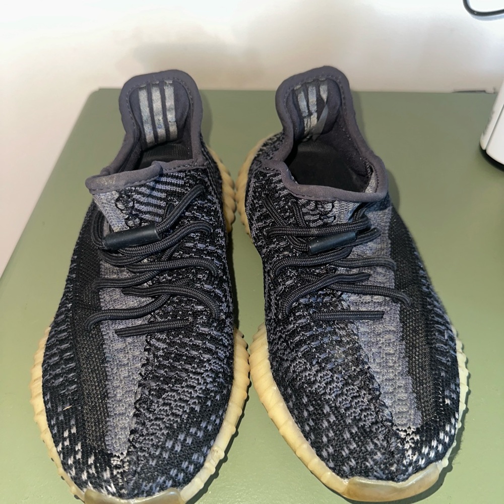 Adidas YEEZY carbon